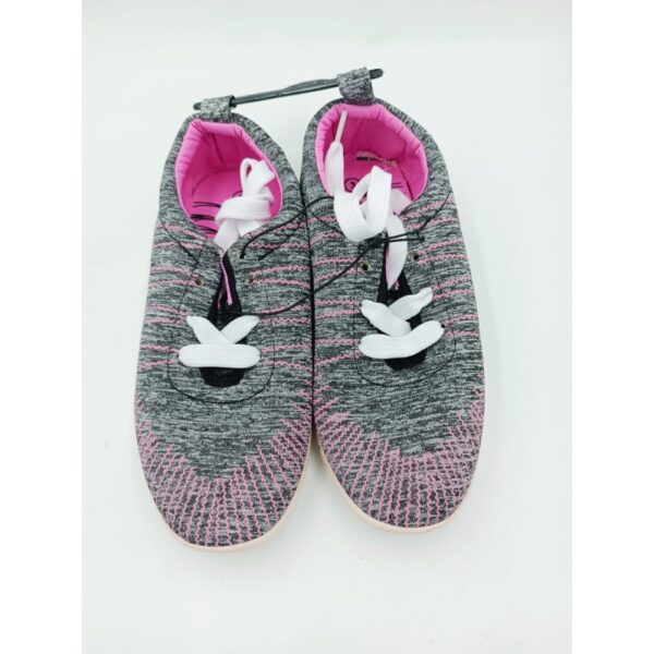Children's sports shoes