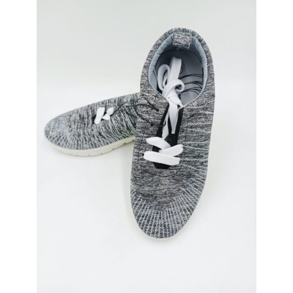 Children's sports shoes
