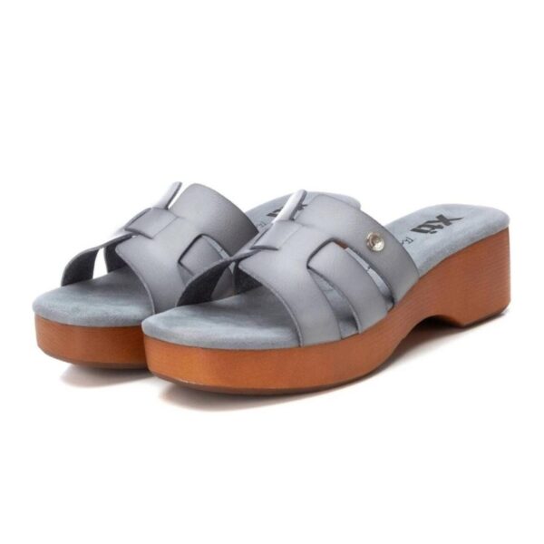 Pallet of New Multi-Brand Footwear – Retail Stock for Resale