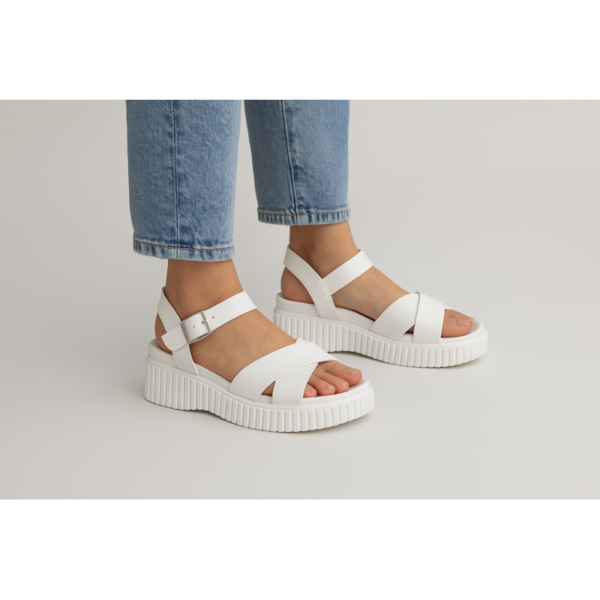 New Women’s Sandals Wholesale Lot – 100 Assorted Pairs