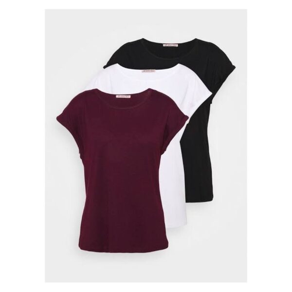 Basic short-sleeved t-shirts and crop tops