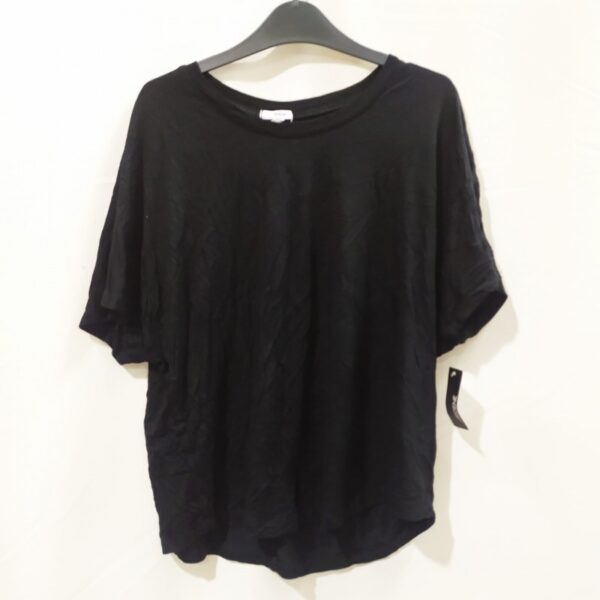 Basic short-sleeved t-shirts and crop tops