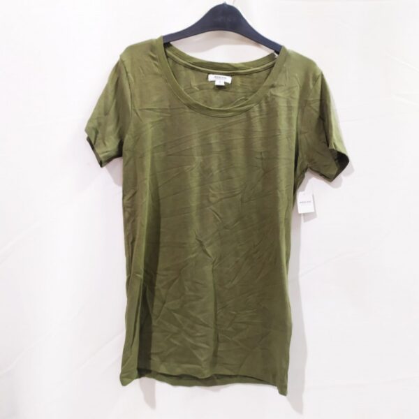 Basic short-sleeved t-shirts and crop tops
