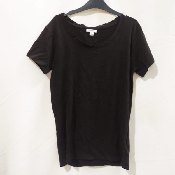 Basic short-sleeved t-shirts and crop tops