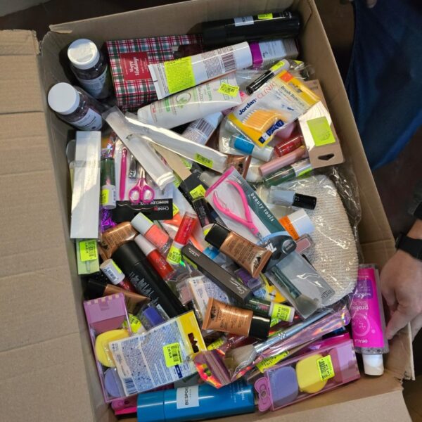 Wholesale Cosmetics Box – 200 European Stock Units